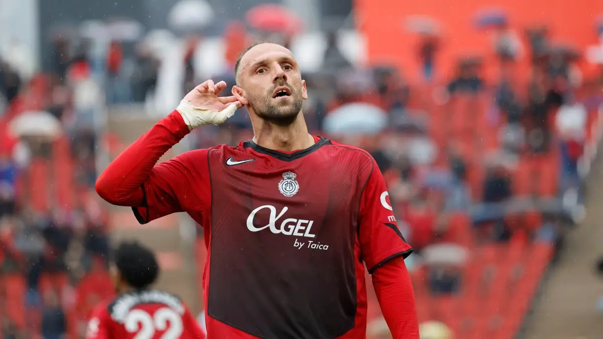 Vedat Muriqi 15'e tamam
