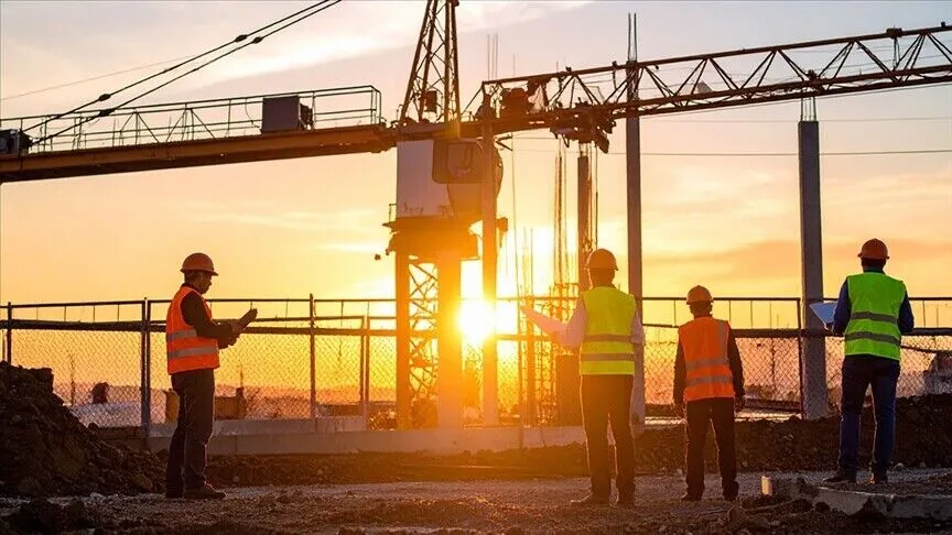 Türk müteahhitlik sektörü yurt dışında 6 ayda 2,7 milyar dolarlık iş üstlendi