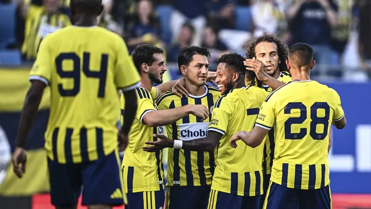 Fenerbahçe'nin Şampiyonlar Ligi Serüveni Başlıyor: İşte İlk 11'ler