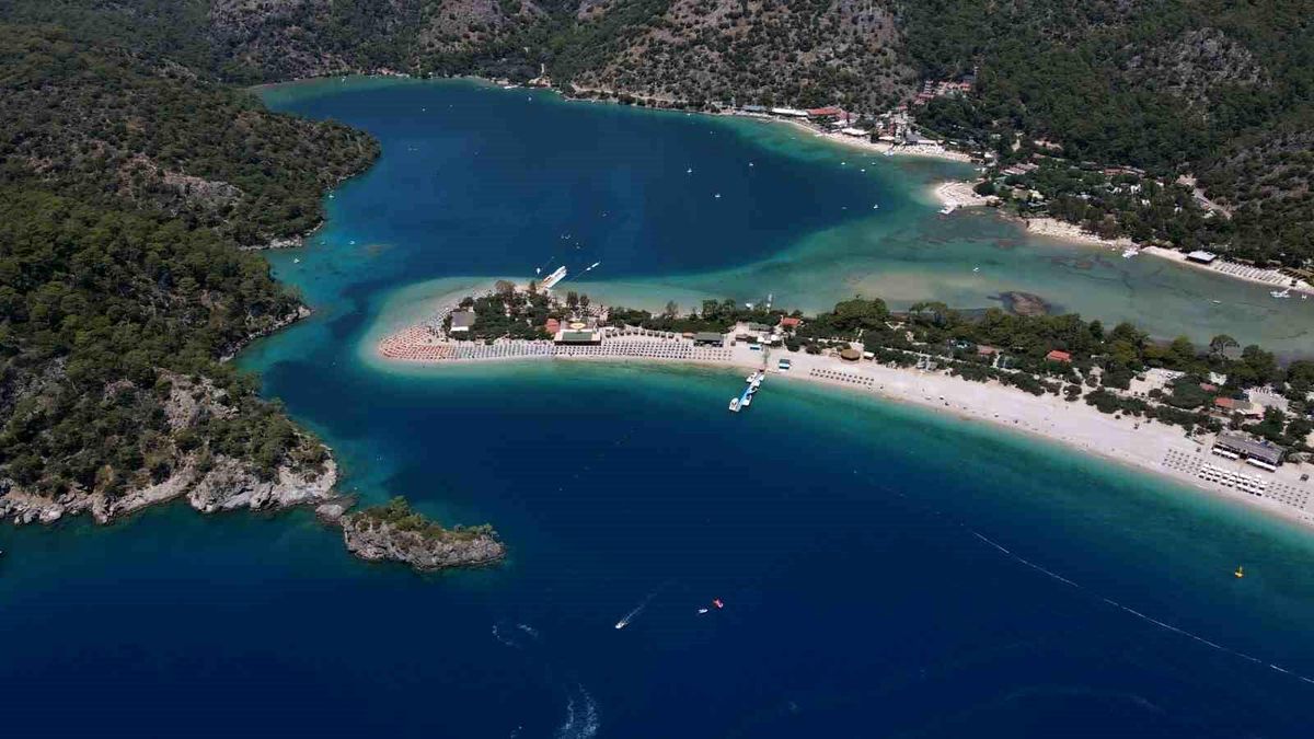 Fethiye'nin gözde plajına bayramda 18 bin 870 ziyaretçi
