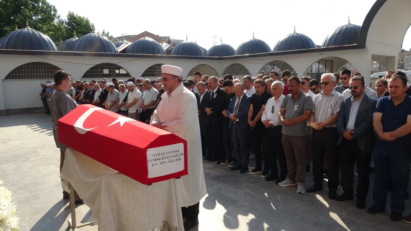 Kocaeli'nde duruşmada kalp krizi geçiren Cumhuriyet Savcısı son yolculuğuna uğurlandı