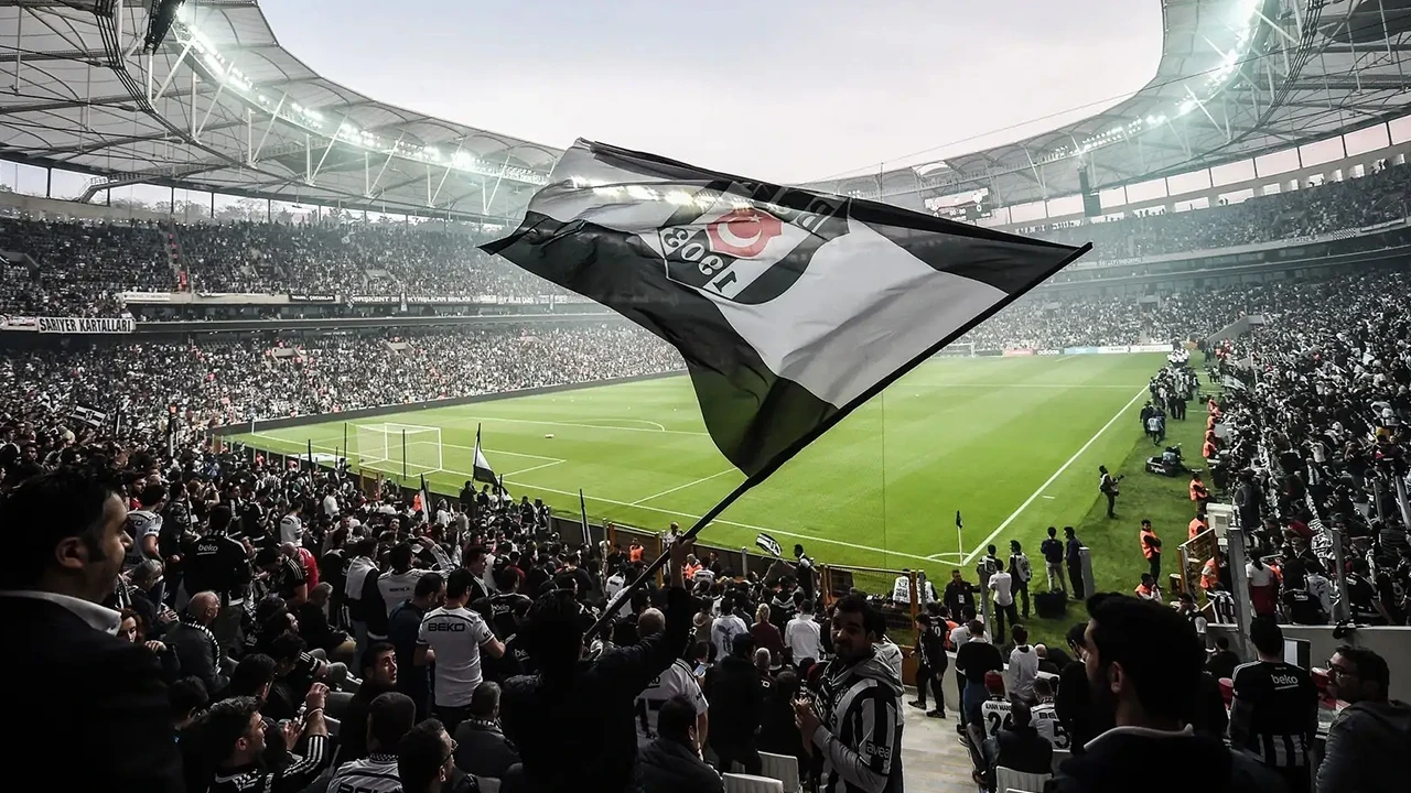 Beşiktaş yeni sezon formalarını tanıttı