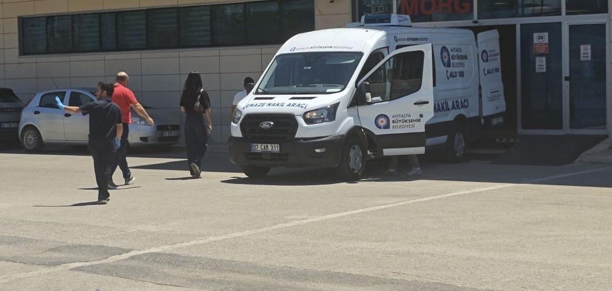 Antalya'da Takıntılı Kabus: Kadın Öldü, Şüpheli İntihar Etti