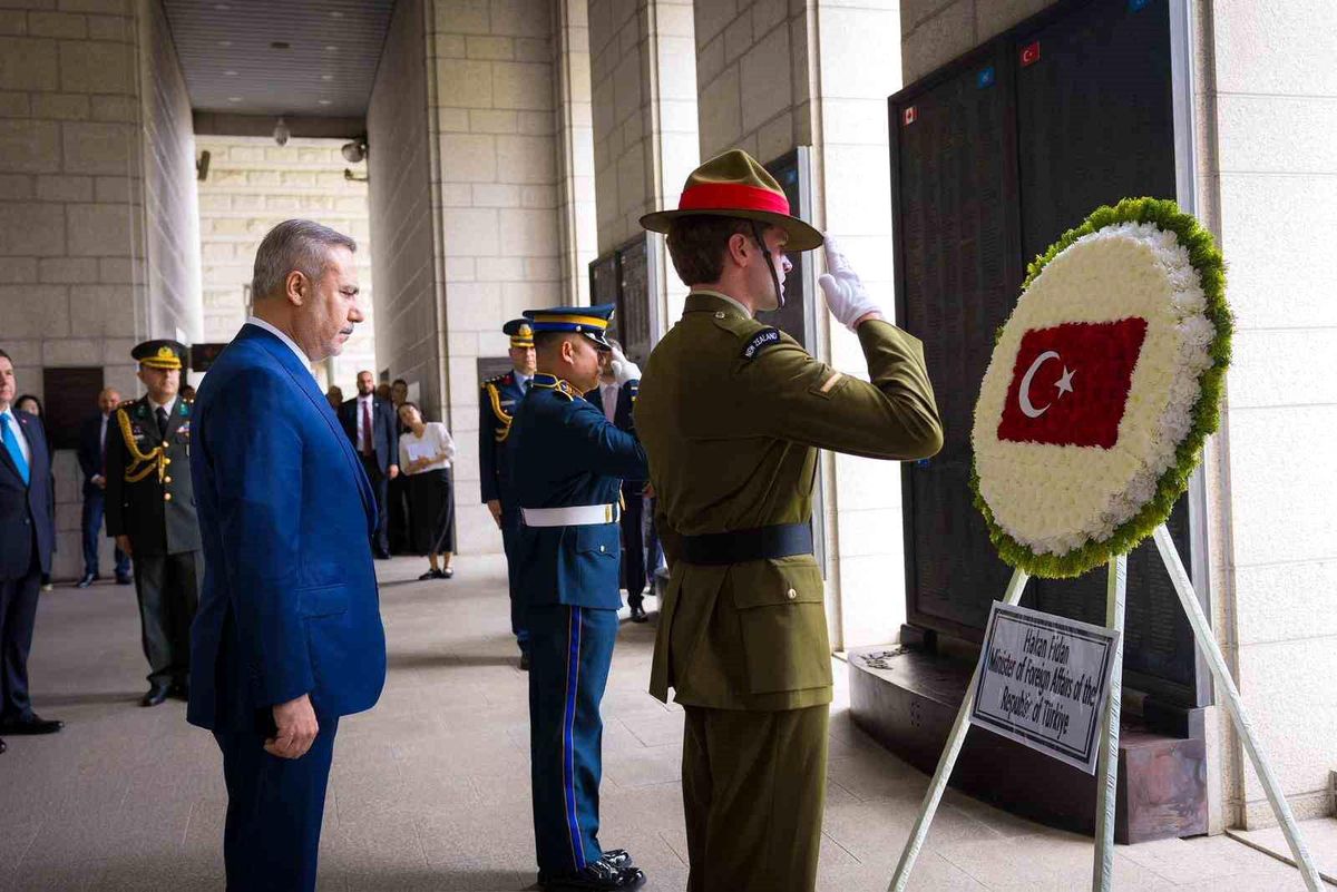 Bakan Fidan, Kore Savaşı Anıtı'nı ziyaret etti