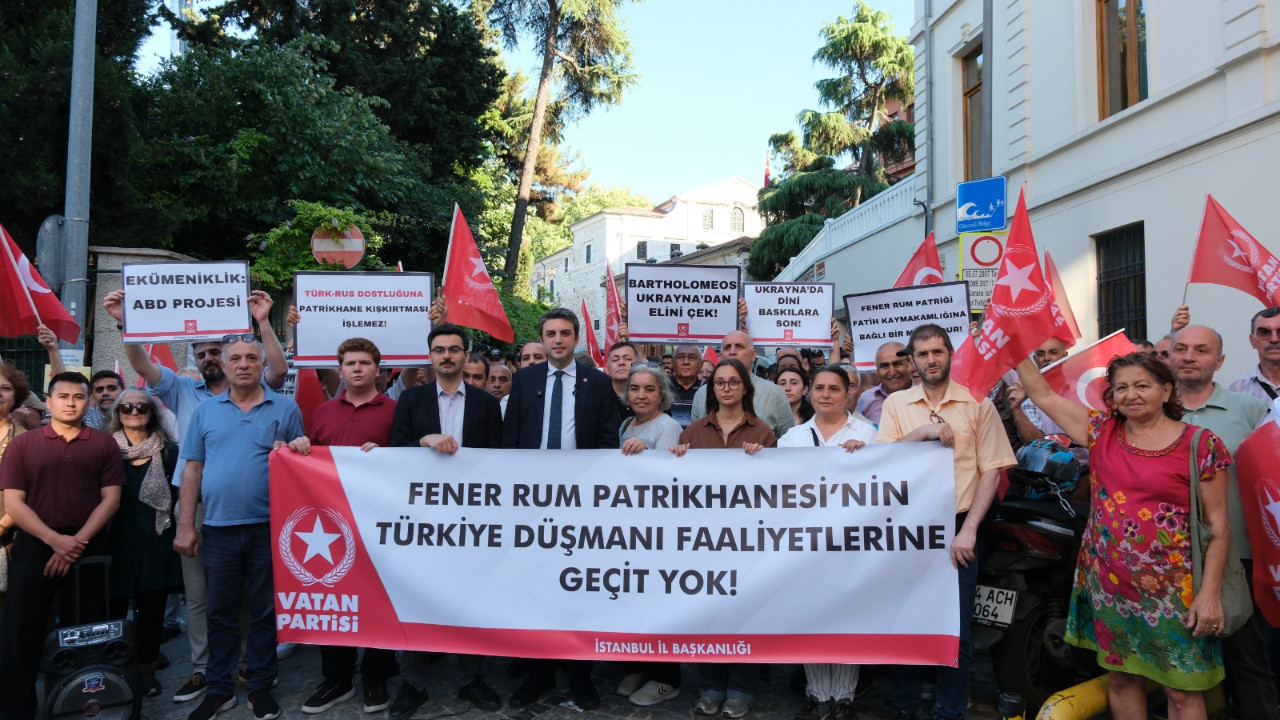 Vatan Partisi Fener Rum Patrikhanesinin Ukrayna bağlantılı ilişkilerini açıkladı! 'Amaç Türkiye'yi tehditlere karşı yalnız bırakmak'