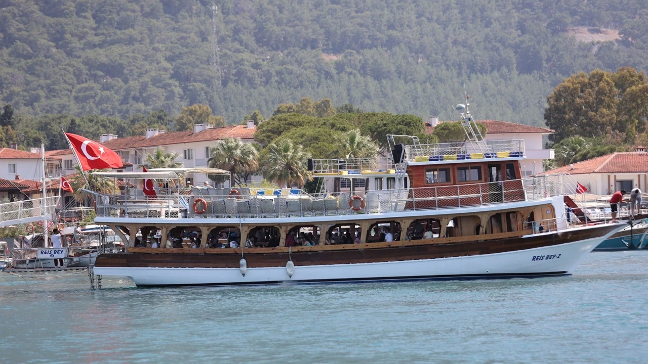 Muğla'da şehit yakınları ve gaziler için tekne turu düzenlendi