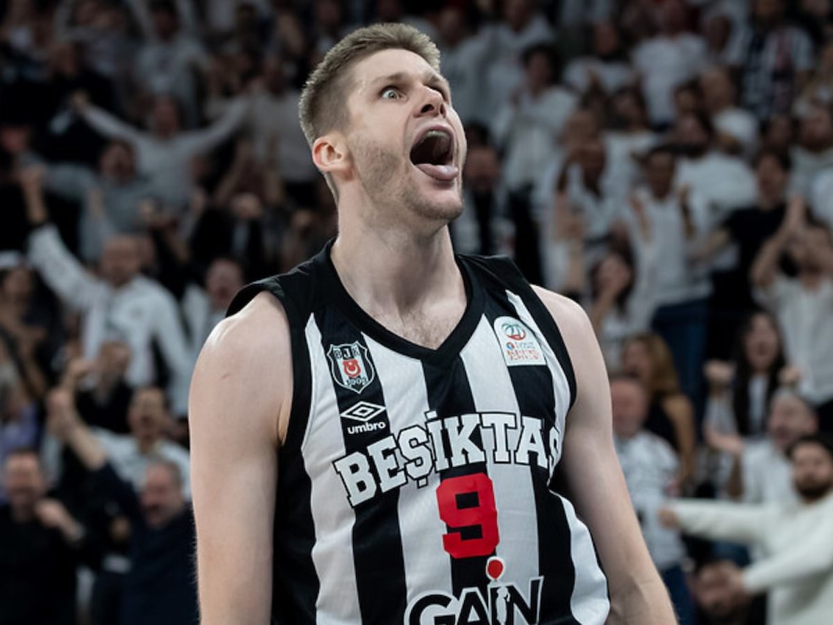 Beşiktaş, Conor Morgan'ın sözleşmesini yeniledi