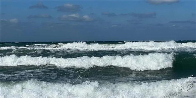 Karadeniz'de olumsuz hava uyarısı: 3 ilde denize girmek yasaklandı