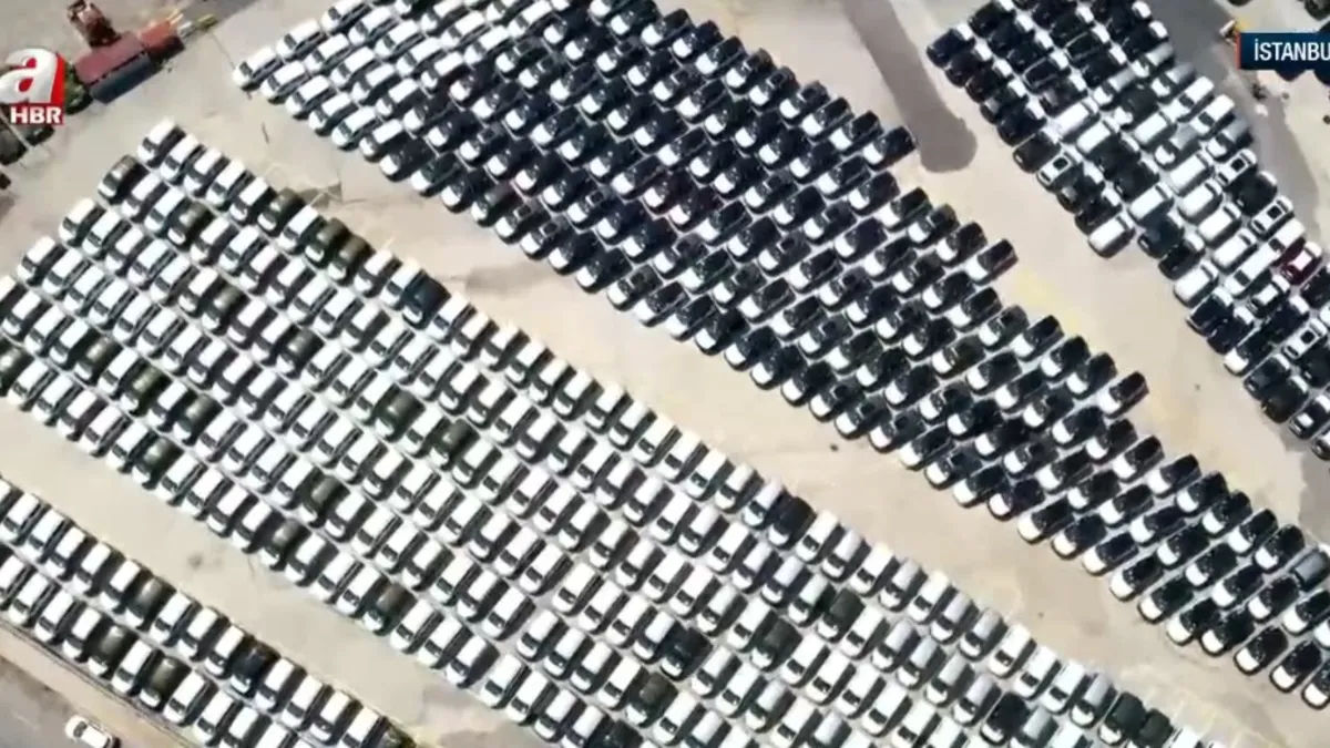 Haydarpaşa'da dev sevkiyat: Binlerce sıfır kilometre araç Türkiye pazarı için gün sayıyor