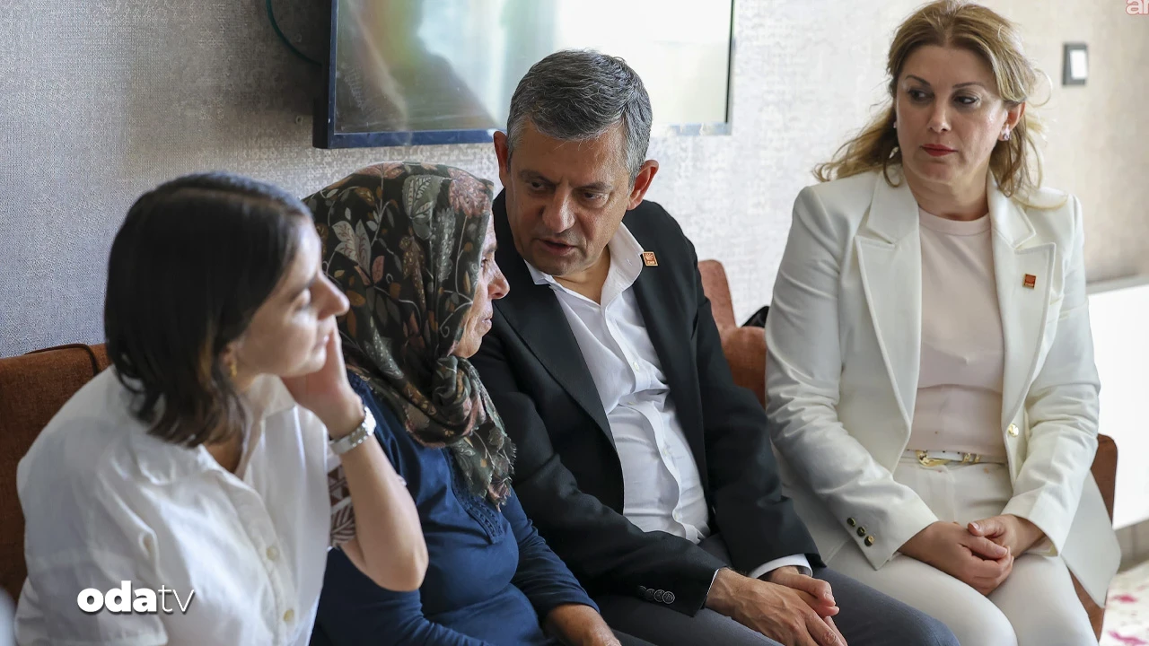 Özgür Özel Gülistan Doku'nun ailesini ziyaret etti