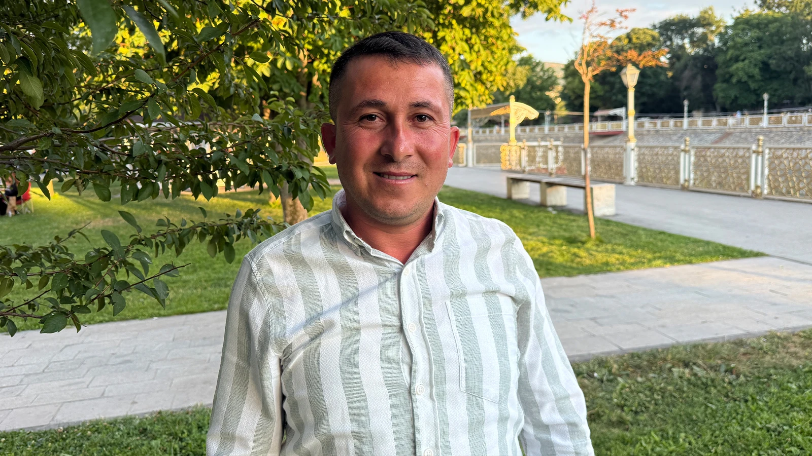 Bacağına yapışan keneyle önce nişana ardından hastaneye gitti