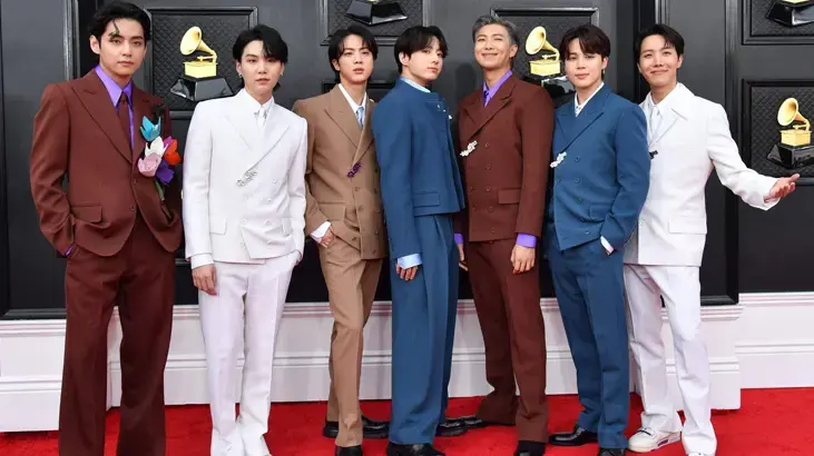 Dünyaca ünlü K-pop grubu BTS'in başı takıntılı hayranyla belada!'133 kere çalmış'