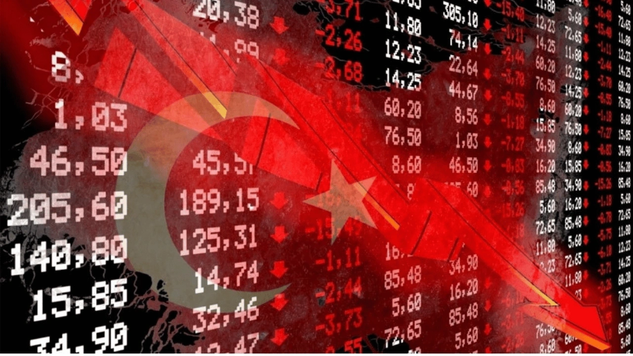 Paranın yönünü belirleyen kurum Türkiye'nin notunu düşürdü bir de eleştirdi!