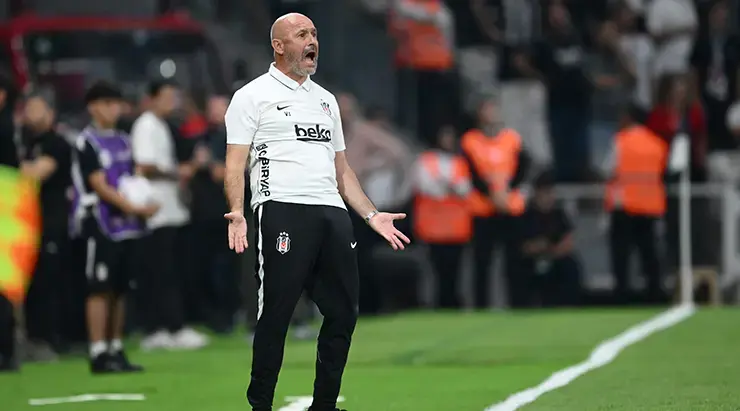 Beşiktaş'ta teknik direktör Italiano atmosferi övdü! 'Keşke topçu olsaydım da bu sahada oynasaydım'