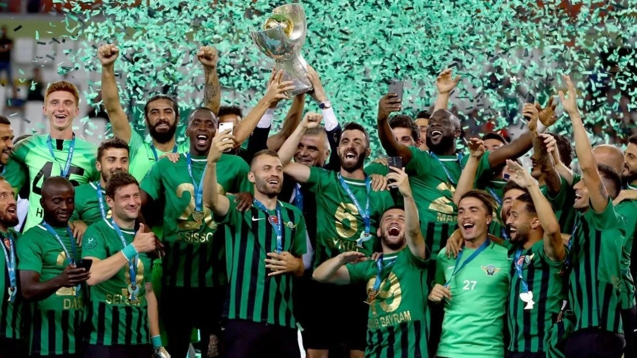 Bir zamanlar Süper Lig'in tozunu atıyor kupalar kazanıyordu: 56 yıllık kulüp adını değiştirdi