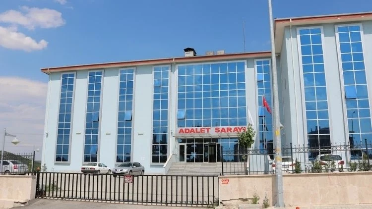 Yurt dışına kaçmak isteyen 5 FETÖ şüphelisi yakalandı