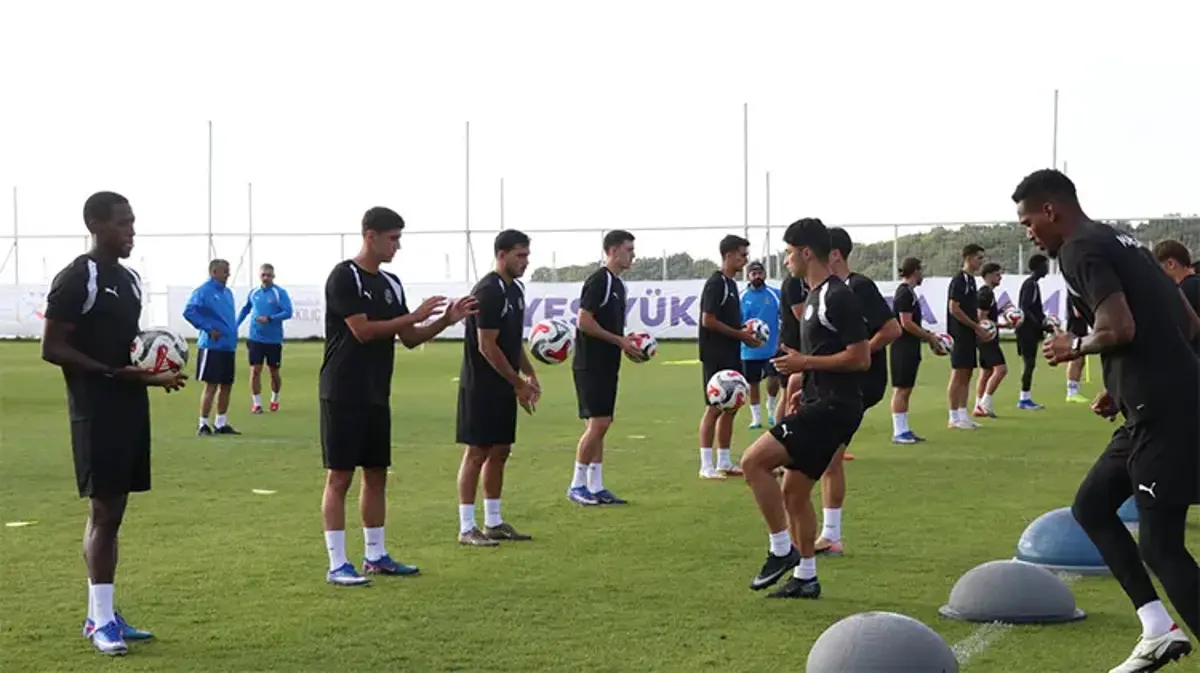 Manisa FK Yeni sezona Erciyes’in zirvesinde hazırlanıyor: 1850 metrede yüksek tempo!