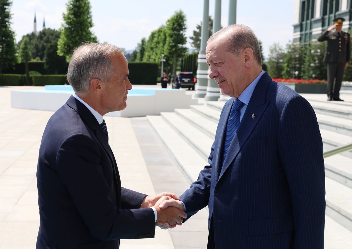 Erdoğan, NATO Zirvesi'nde Kanada Başbakanı Carney'i Kabul Etti