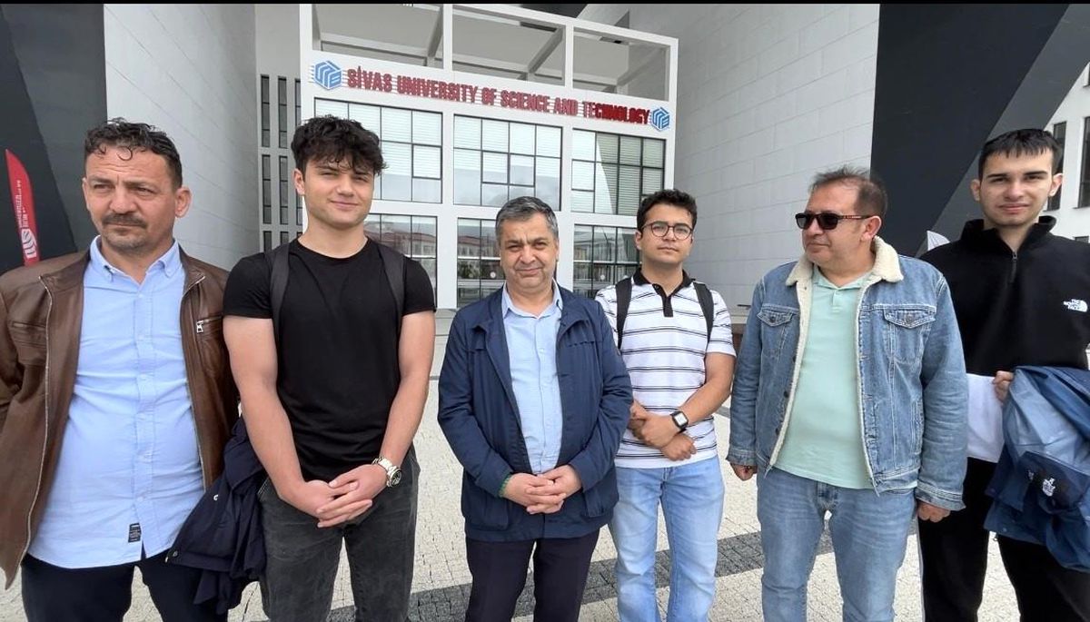 Sivas'ta üniversite adayları sınav heyecanını prova ile attılar