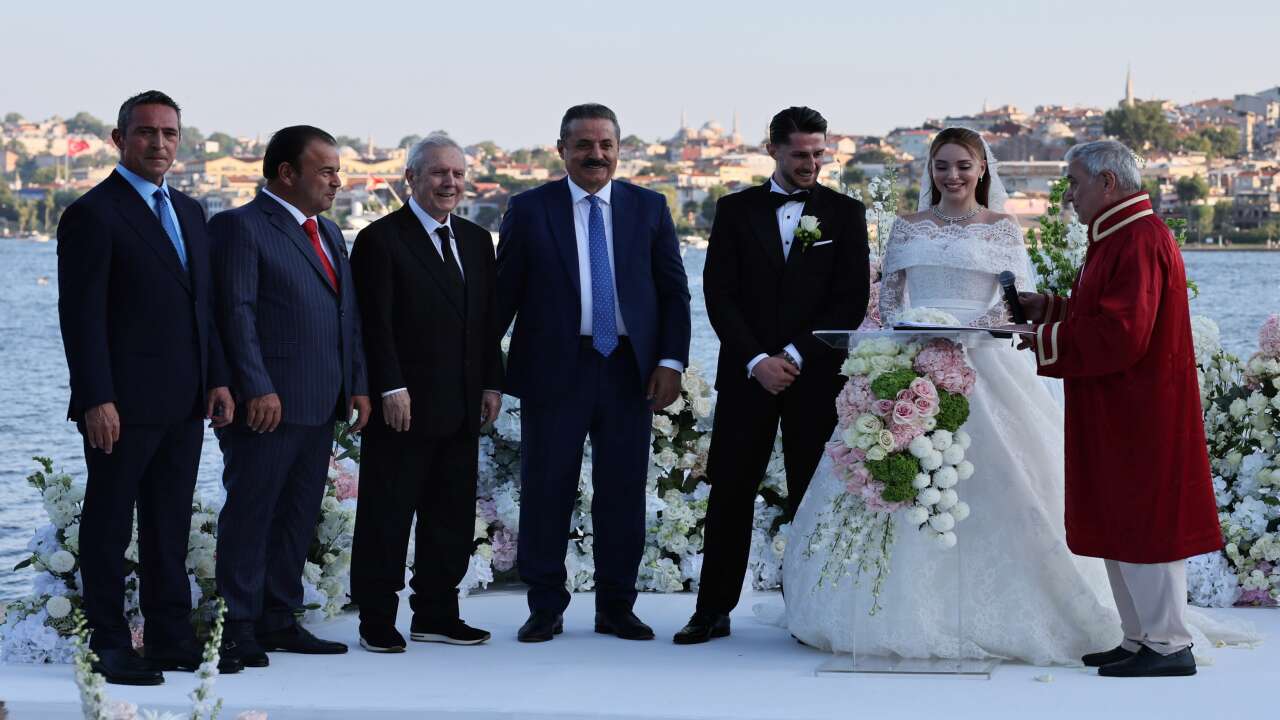 İsmail Yüksek, dünyaevine girdi! Nikah törenine Başkanı Aziz Yıldırım ve Ali Koç katıldı