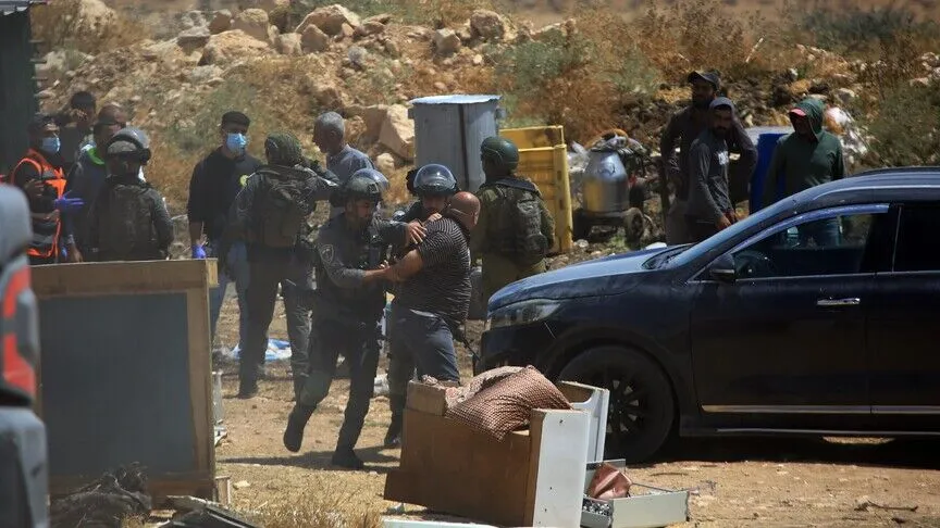 İsrail ordusu Batı Şeria'da sürdürdüğü baskınlarda 37 Filistinliyi gözaltına aldı