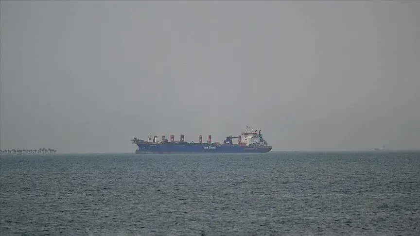Hürmüz Boğazı'ndaki ticari gemi geçişleri yeniden baskı altında