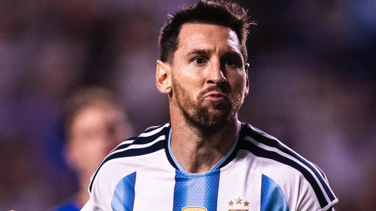 Lionel Messi sahaya adım attıktan saniyeler sonra tarihe geçti