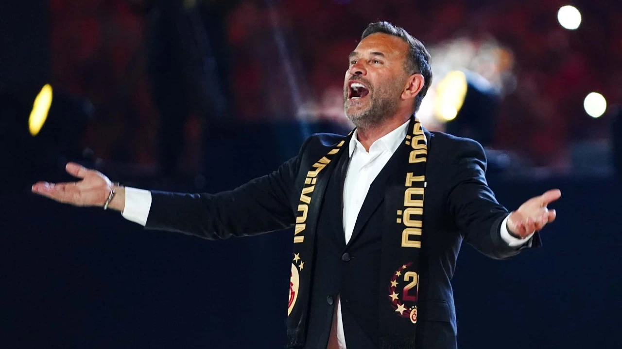 Rekorlara doymuyor! Okan Buruk, bir kez daha Galatasaray tarihine geçti!
