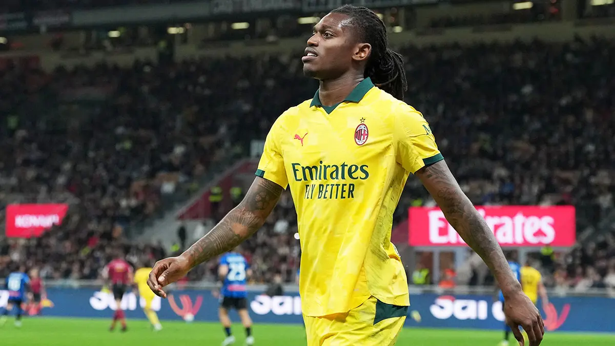 Galatasaray ve Fenerbahçe ile anılıyordu! Rafael Leao'ya İngiliz kancası