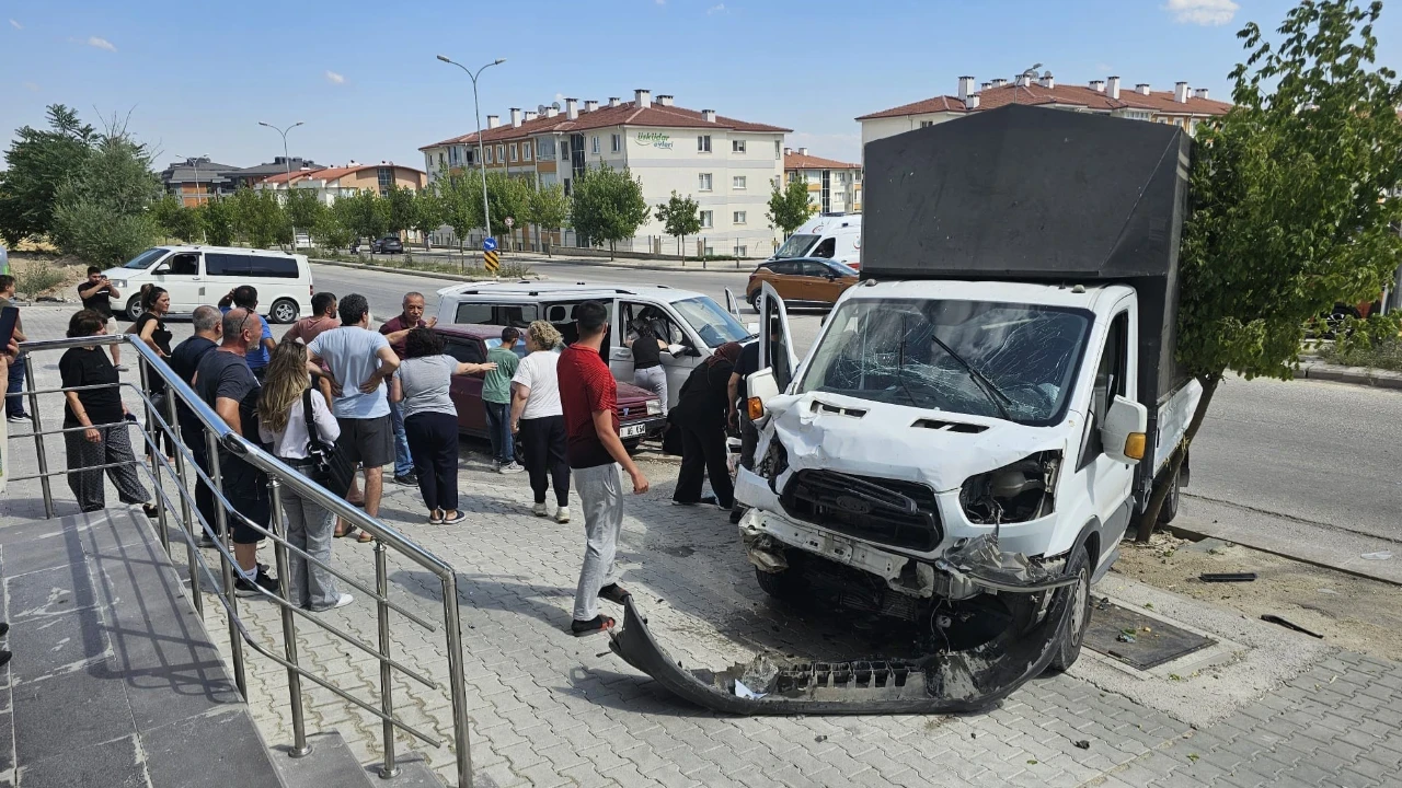 Eskişehir'de feci kaza: 7 yaralı