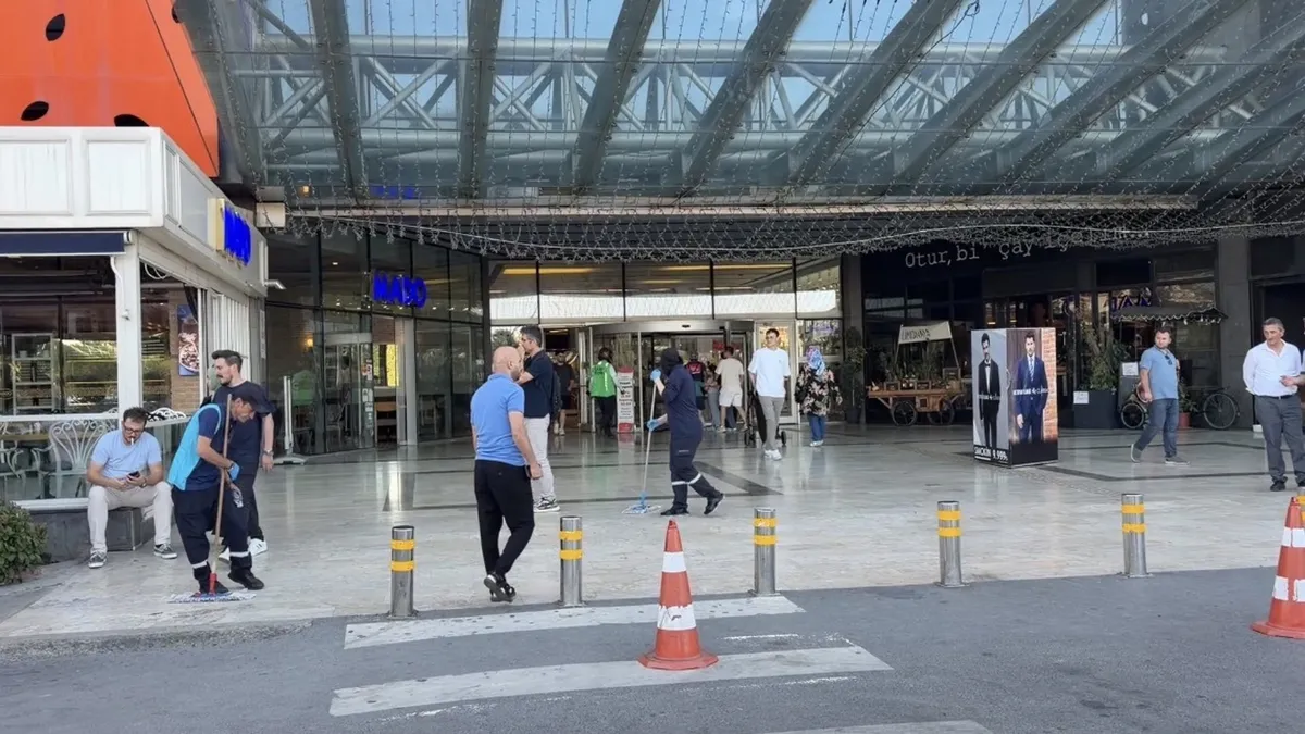 Ümraniye'de AVM'deki silahlı saldırıda 2 kişi yaralandı