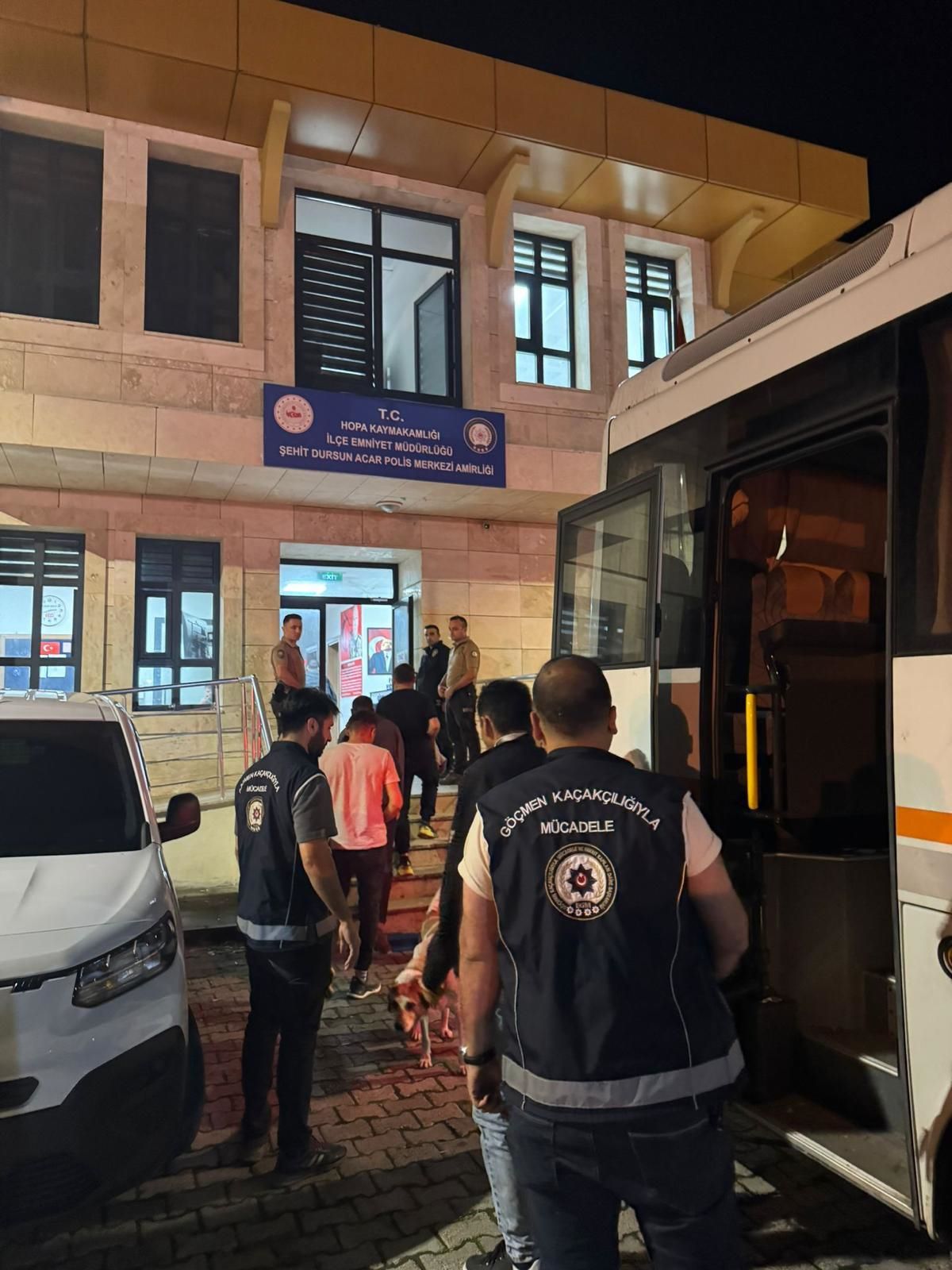 Artvin'de 56 düzensiz göçmen yakalandı