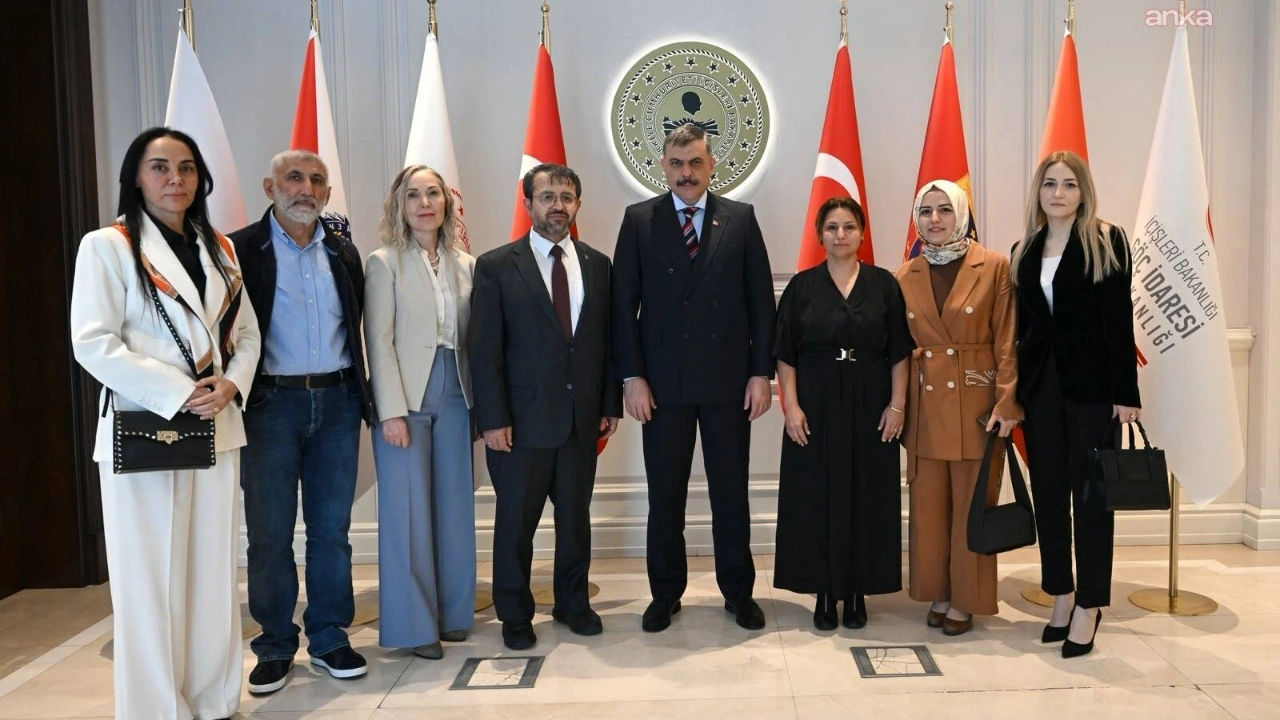 Bakan Çiftçi, GÜSODER ile sahipsiz sokak hayvanlarını görüştü