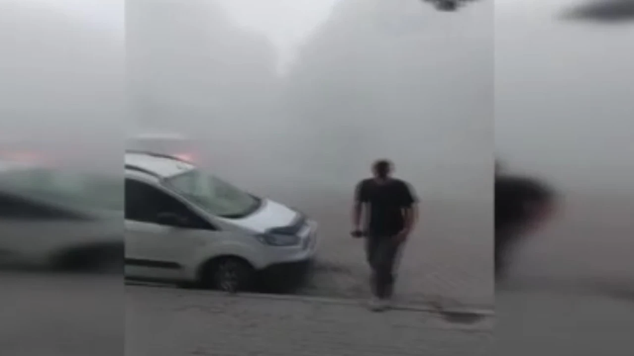 Avcılar'da yıkım sırasında ortalık toz duman oldu