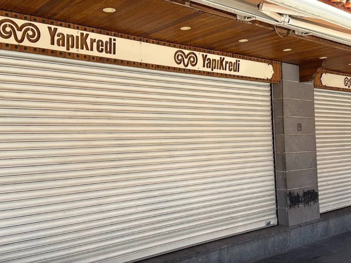 Diyarbakır'da Yapı Kredi Şubesi'ne silahlı saldırı düzenlendi