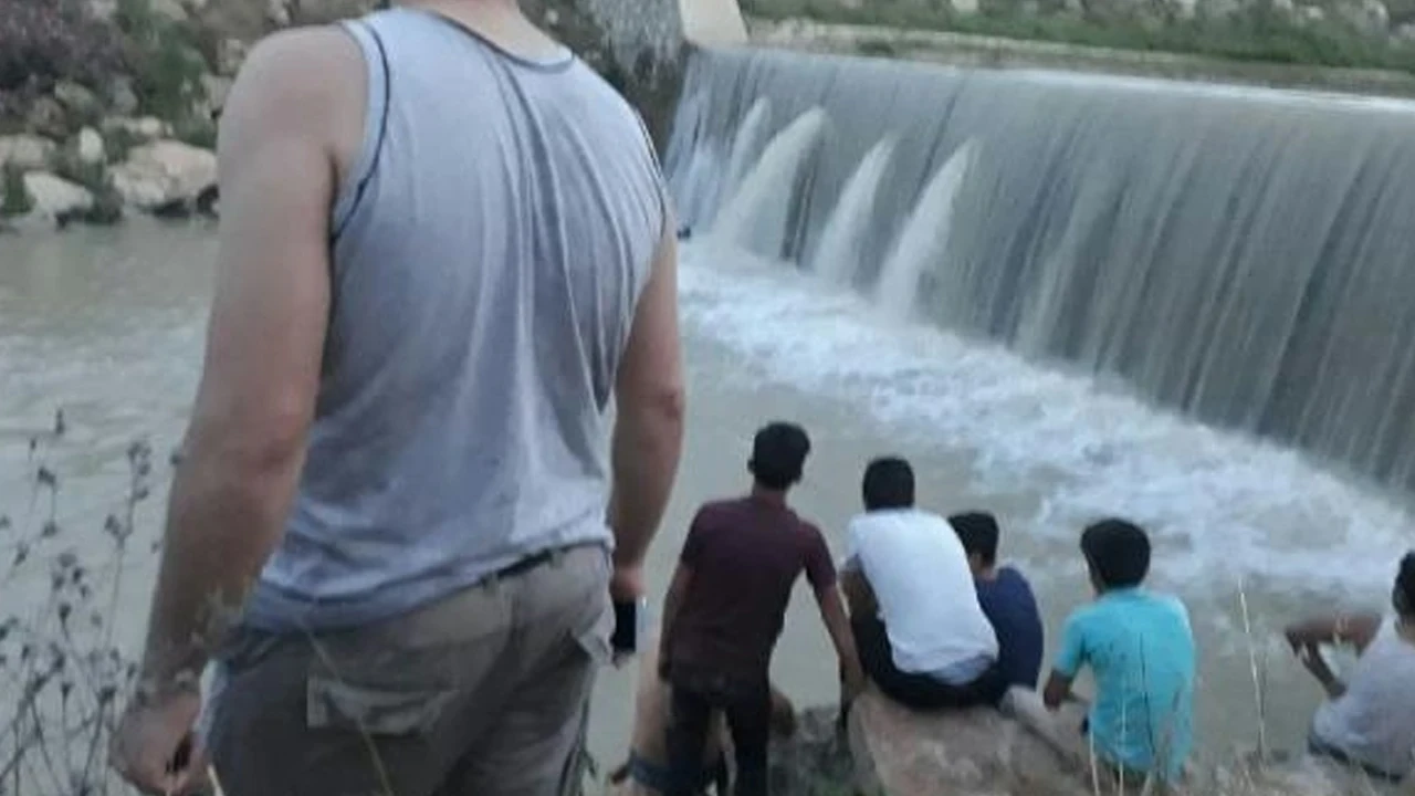 Dereye giren 12 yaşındaki çocuk boğuldu