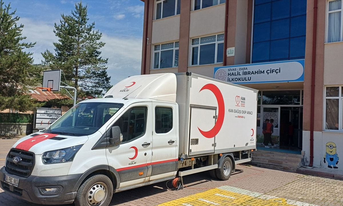 Zara'da "Okulumda Kan'panya" sloganıyla kan bağışı programı düzenlendi