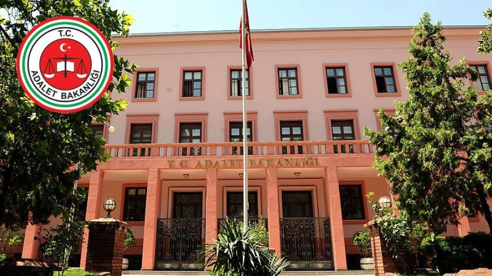 Adalet Bakanlığı'na 900 katip alınacak