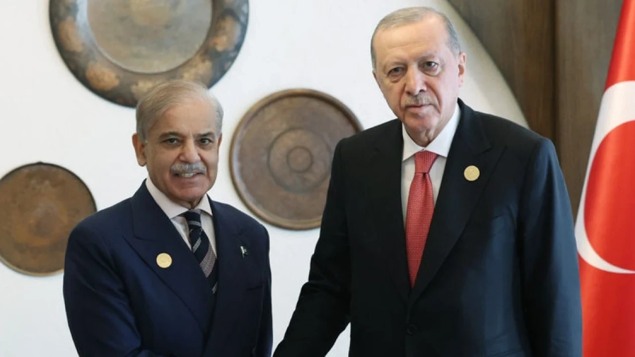 Pakistan Başbakanı Şerif yarın Türkiye'ye geliyor