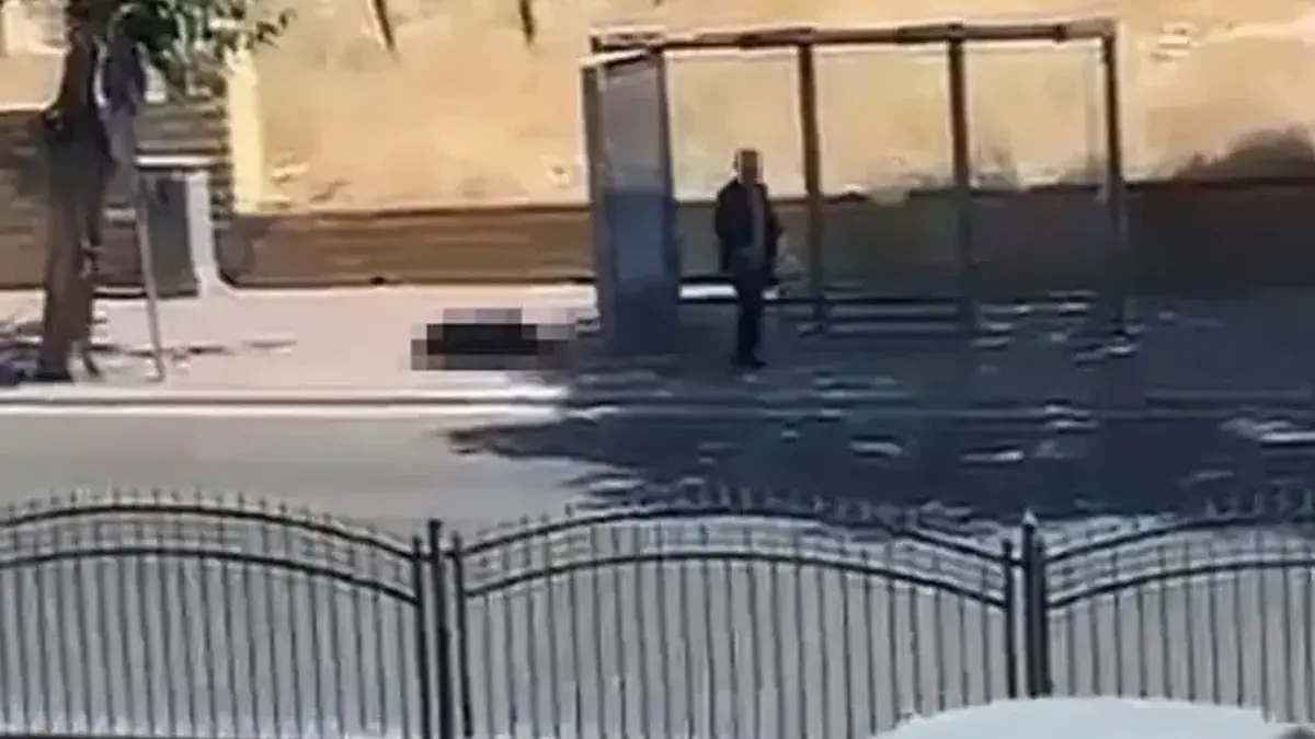 Şanlıurfa'da korku dolu anlar! Boşanma aşamasındaki eşini durakta gördü, kurşun yağdırdı