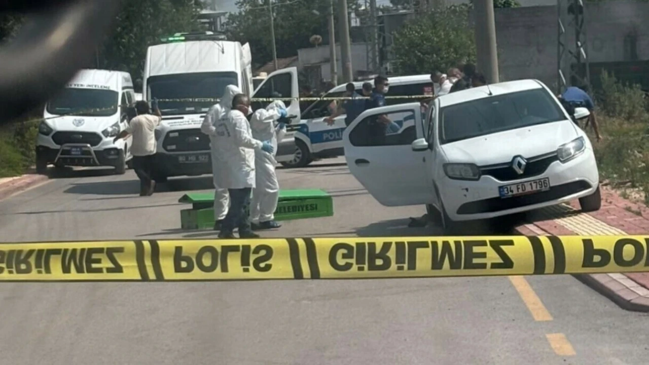 Park halindeki otomobilden ceset çıktı