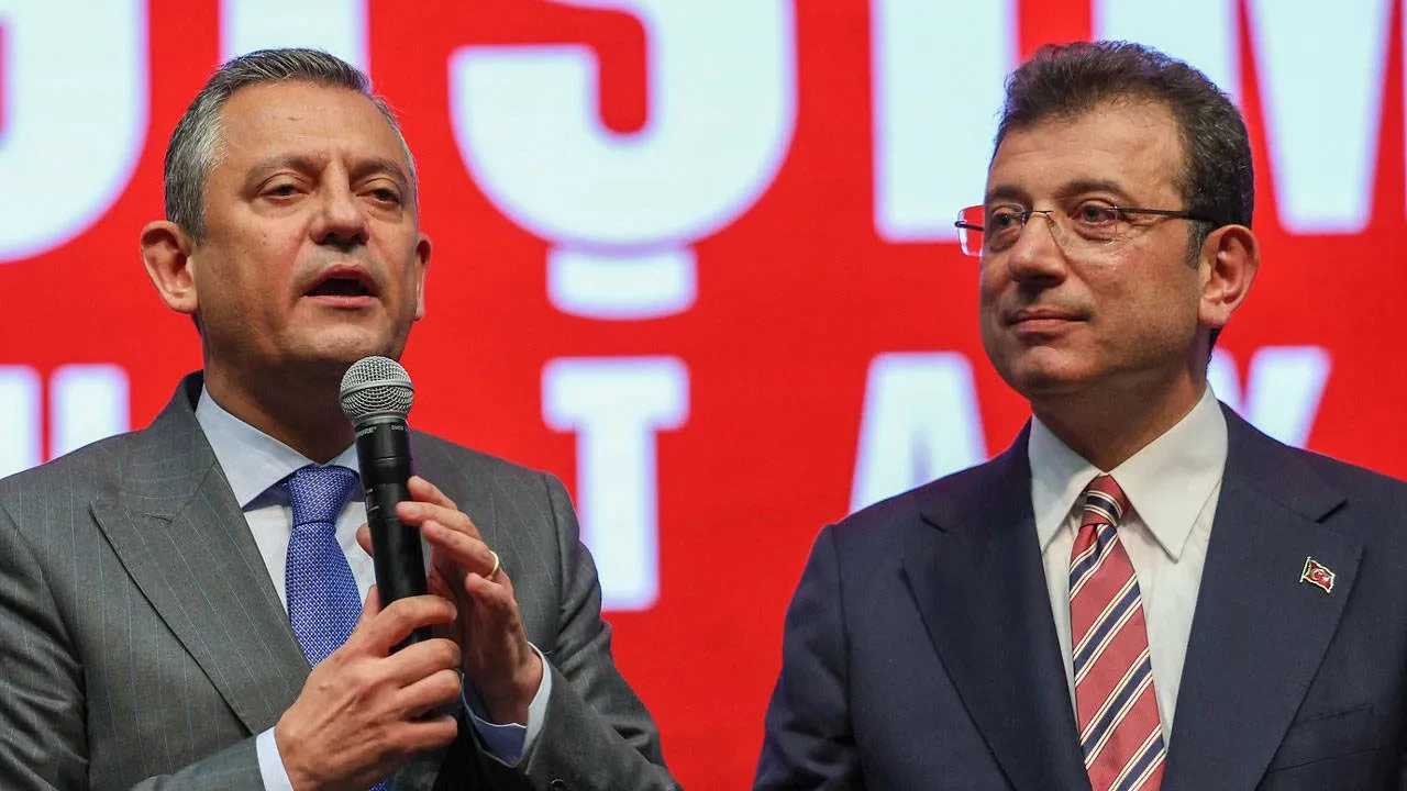 CHP kulisi alev aldı! Gazeteci Hasan Basri Akdemir: "Yeni parti kurulursa Özgür Özel kurar"
