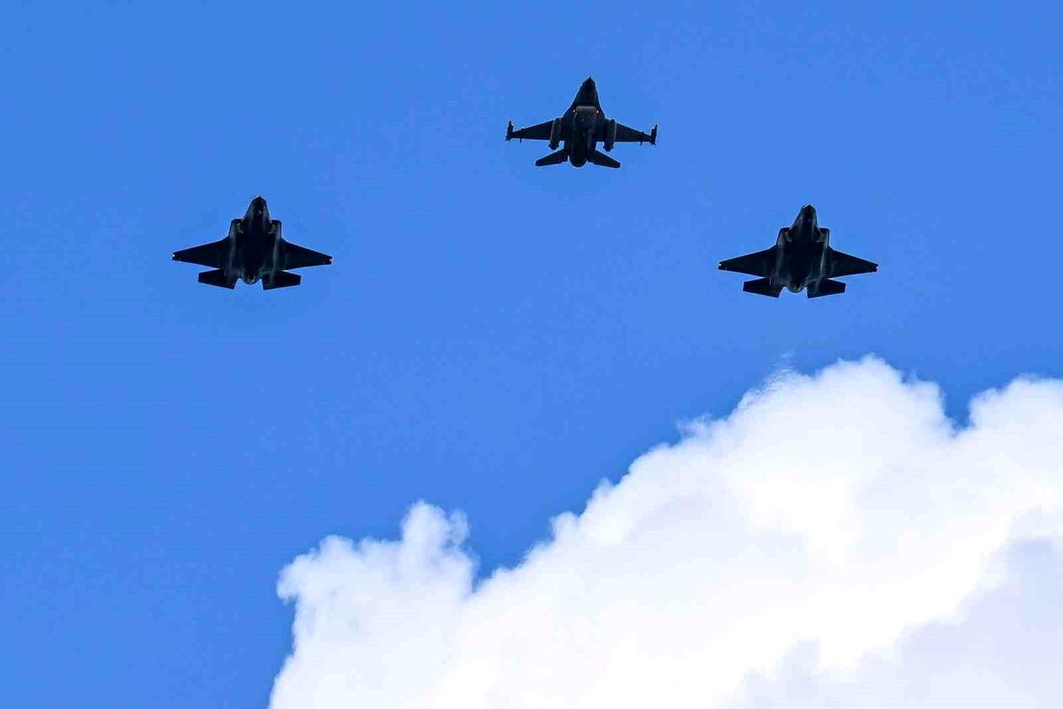 Polonya'nın F-35 savaş uçakları ilk uçuşlarını gerçekleştirdi