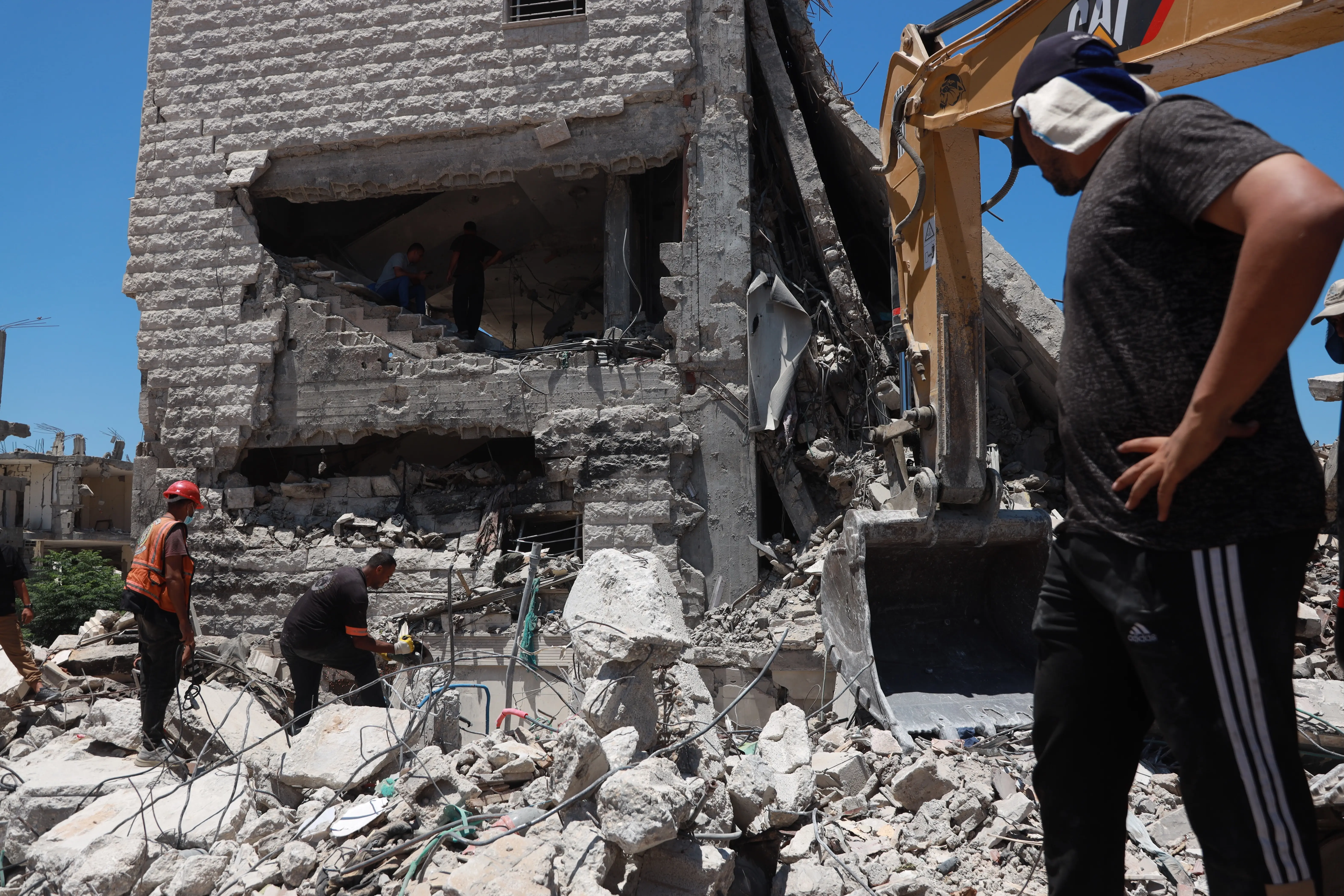 Gazze'de tek bir enkazdan 99 cenaze çıkarıldı: 8 bin 500 kişi yıkıntıların altında