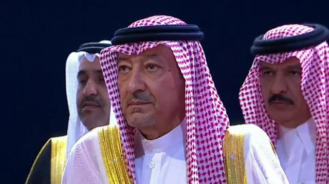 Suud heyeti Hamaney'in cenazesine girerken bu ayetler okundu