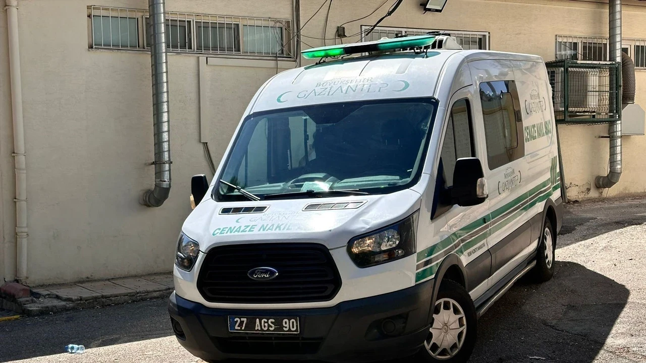 Düğün dönüşü acı son: Otomobilin kapısı açıldı
