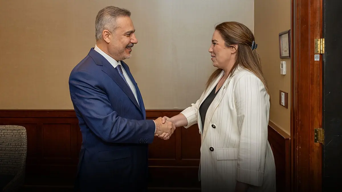 Bakan Fidan Kanadalı milletvekili Şima Açan'ı kabul etti