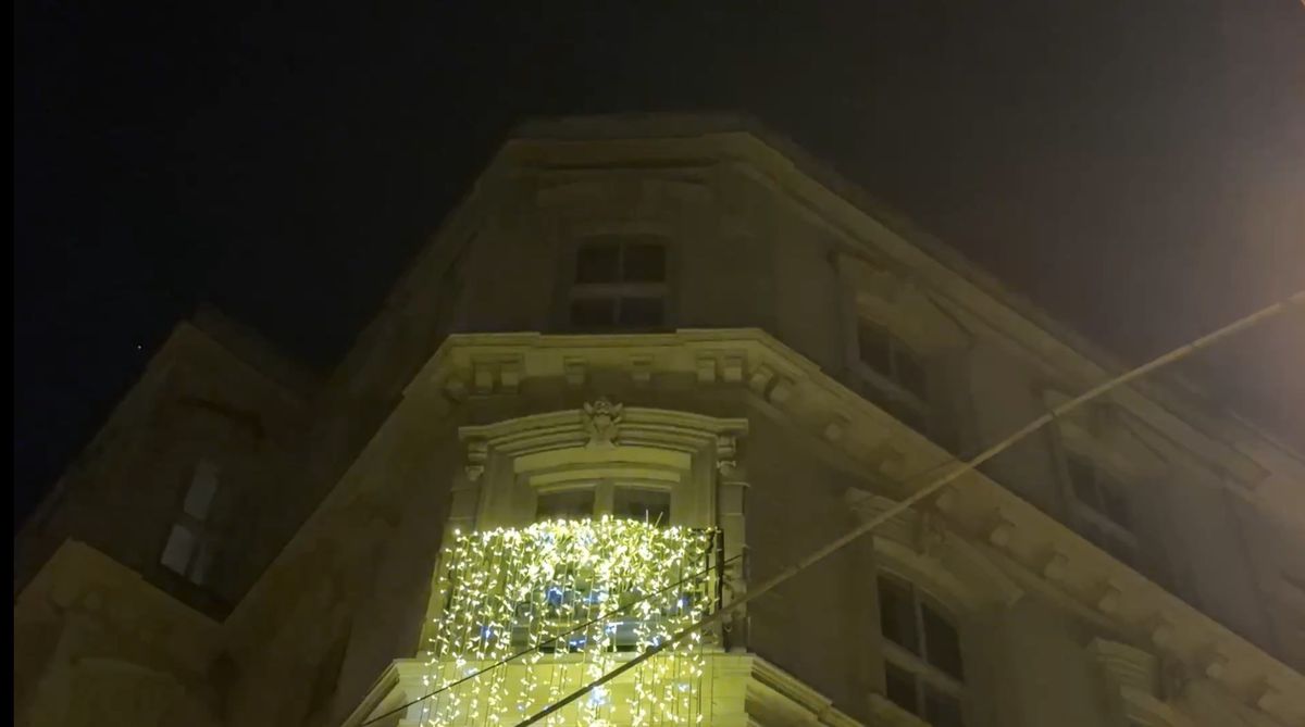 Galata'da 22 yaşındaki aşçı Esmanur otelin terasından düşerek hayatını kaybetti