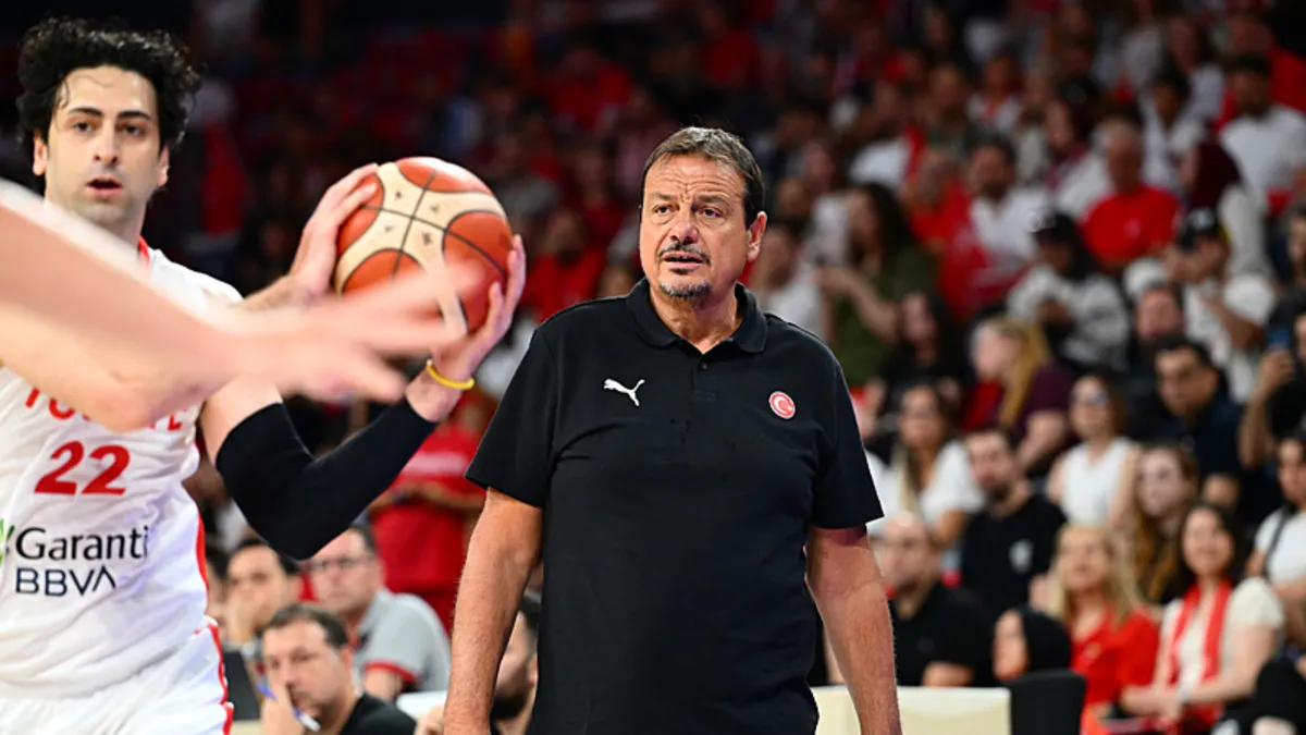 Ergin Ataman: "Avrupa'nın en güçlü takımı olarak gösteriliyoruz"