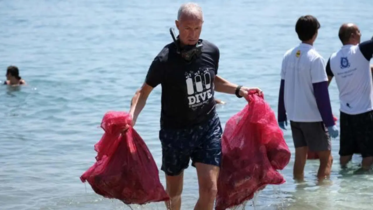 Bodrum Türkbükü'nde deniz dibi temizliği: Kıyıdan 650 kilogram atık çıkarıldı